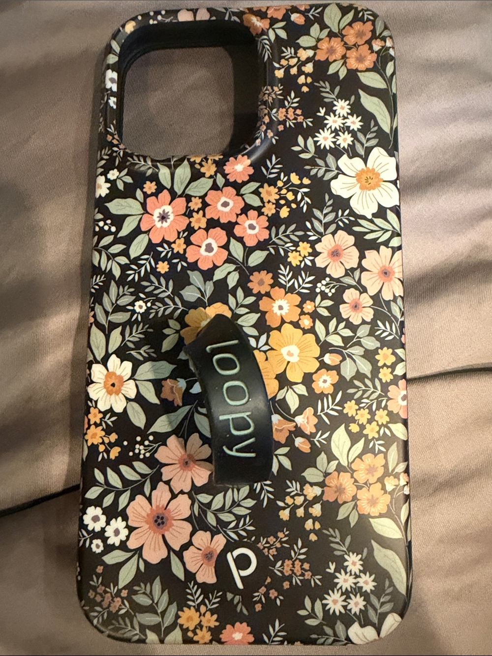 LOOPY case for iPhone 16 Pro max + Grip loop 
Vintage Blooms 
Used
Righty